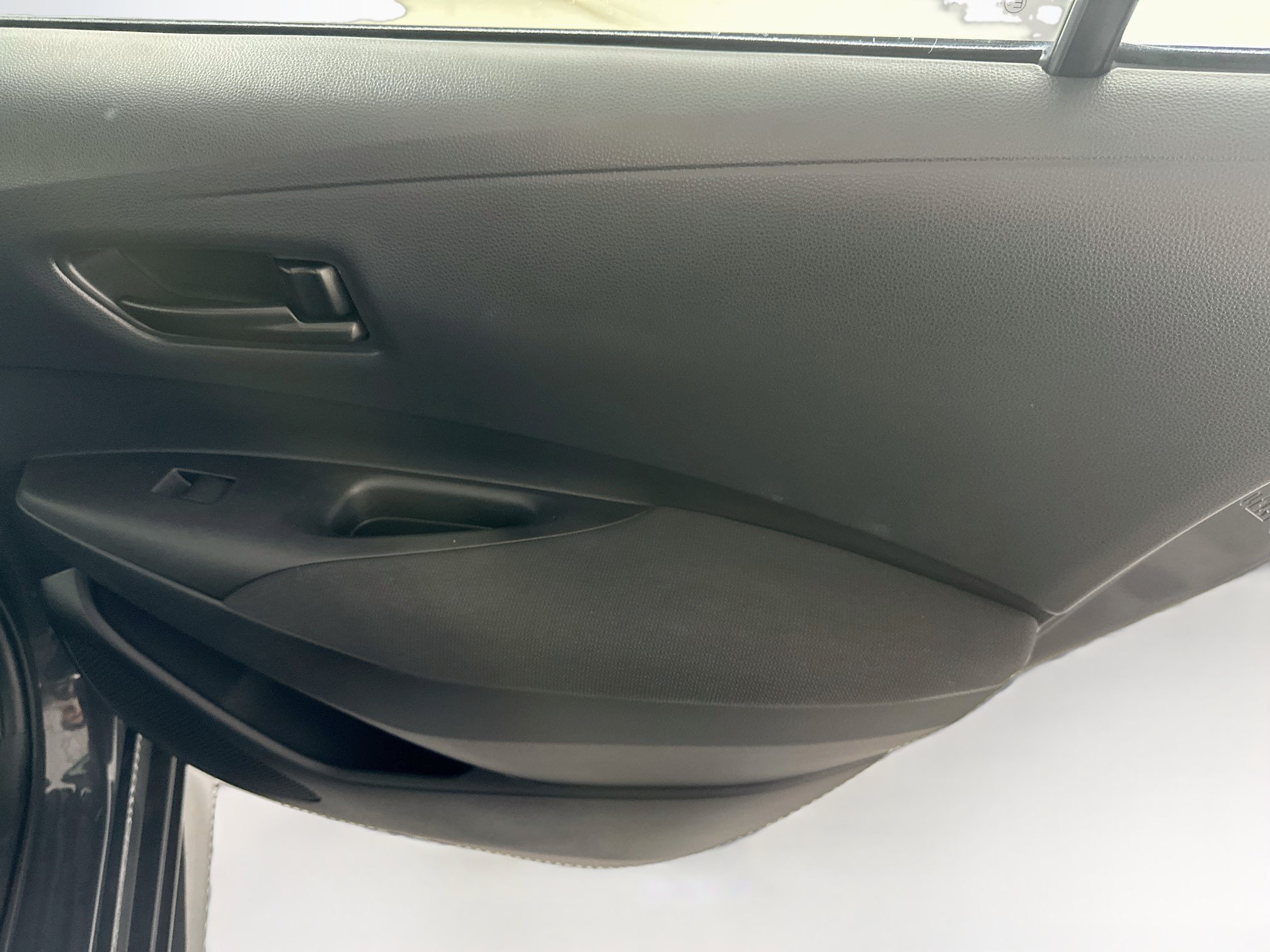 Used 2025 Toyota Corolla LE FWD image 27