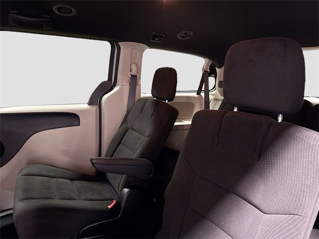 Used 2016 Dodge Grand Caravan SE image 23