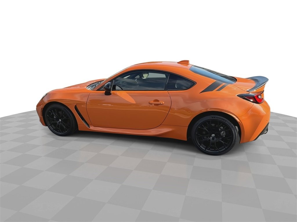 Used 2023 Toyota GR86 10th Anniversary SE image 6