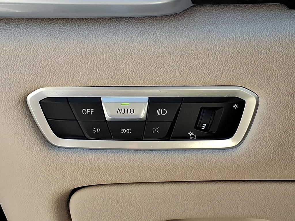 Used 2022 BMW X5 xDrive40i w/ Climate Comfort Package AWD/4WD image 17