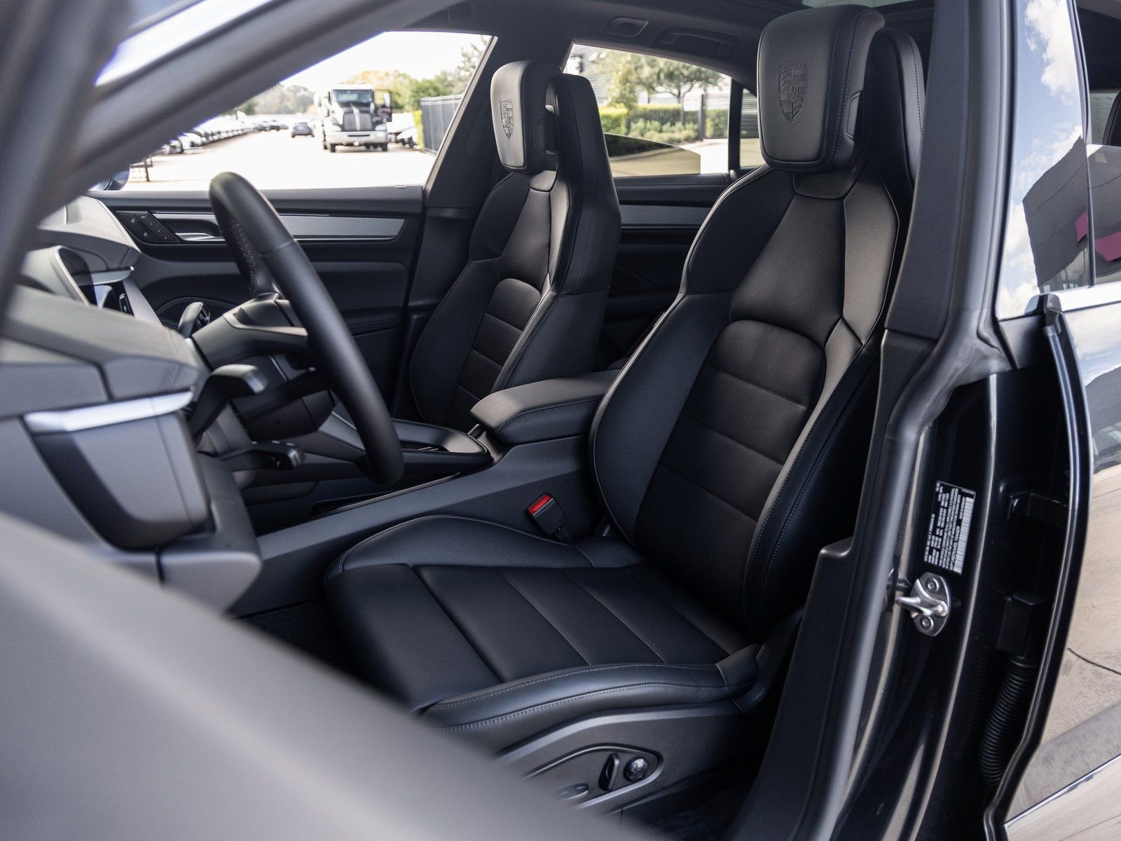 New 2025 Porsche Macan 4S Electric image 5