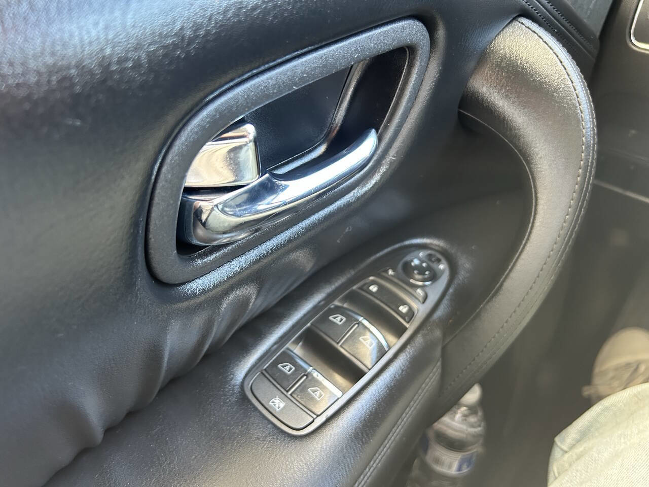 Used 2022 Nissan Armada SV RWD image 28