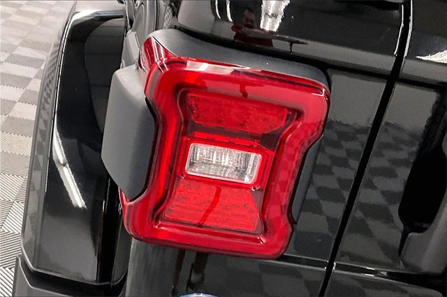 Used 2022 Jeep Wrangler Unlimited Sahara 4xe w/ Cold Weather Group image 29