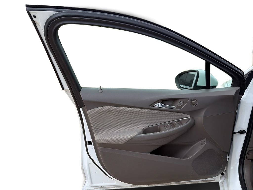 Used 2018 Chevrolet Cruze LS FWD image 18