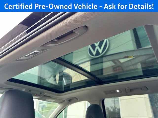 Certified 2024 Volkswagen Tiguan SE w/ Panoramic Sunroof Package AWD/4WD image 19