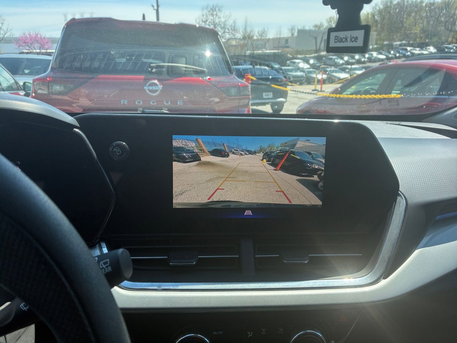 Used 2025 Chevrolet Trax LT image 20