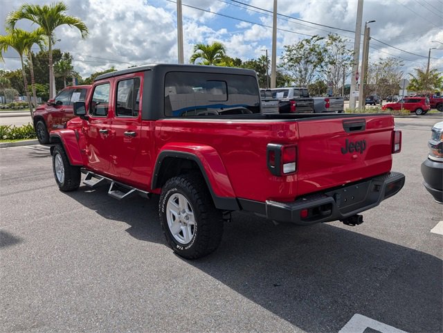 Used 2022 Jeep Gladiator Sport image 11