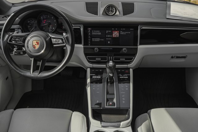Used 2023 Porsche Macan w/ Premium Package Plus image 13