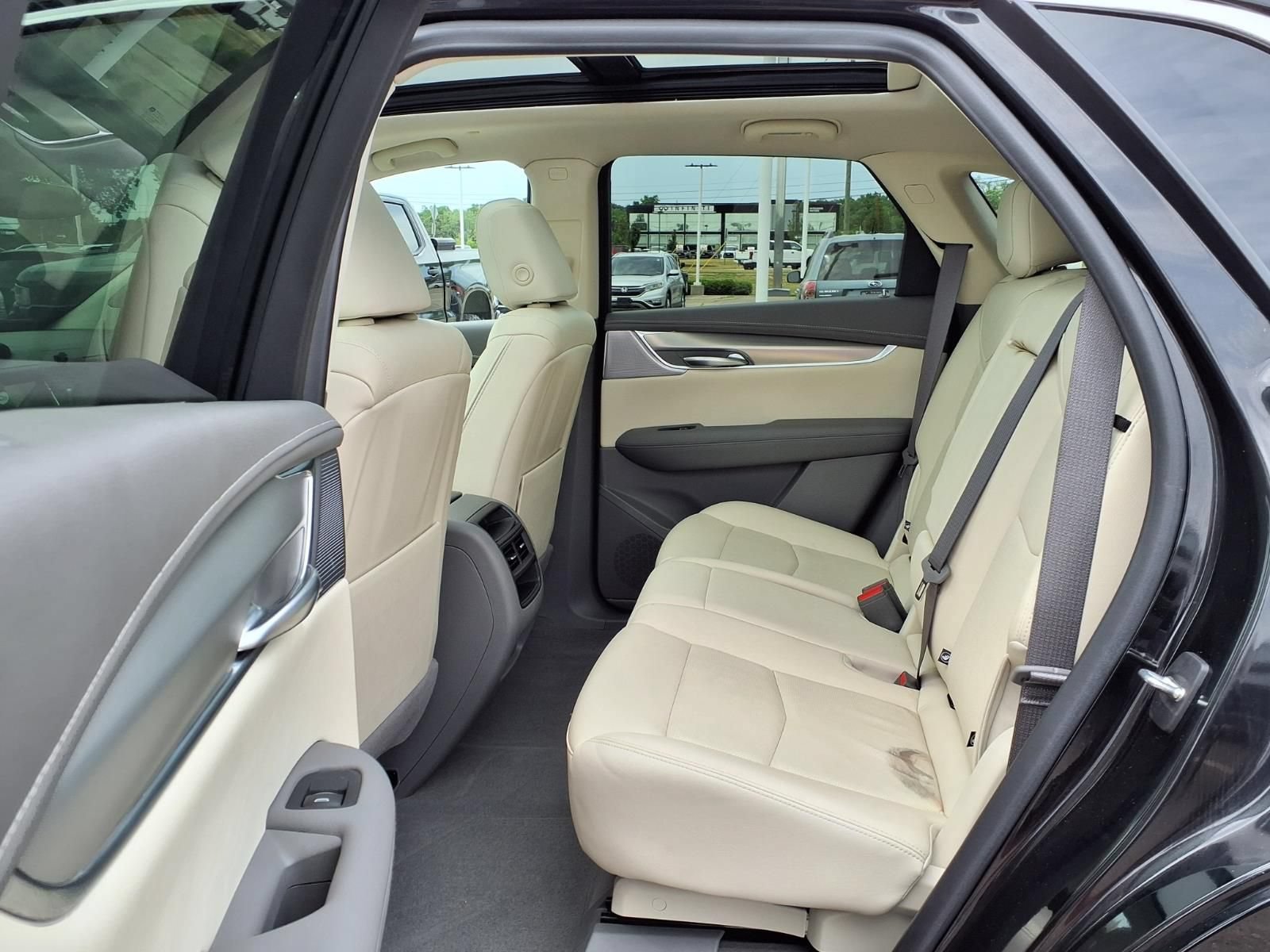 Certified 2024 Cadillac XT5 Premium Luxury AWD/4WD image 11
