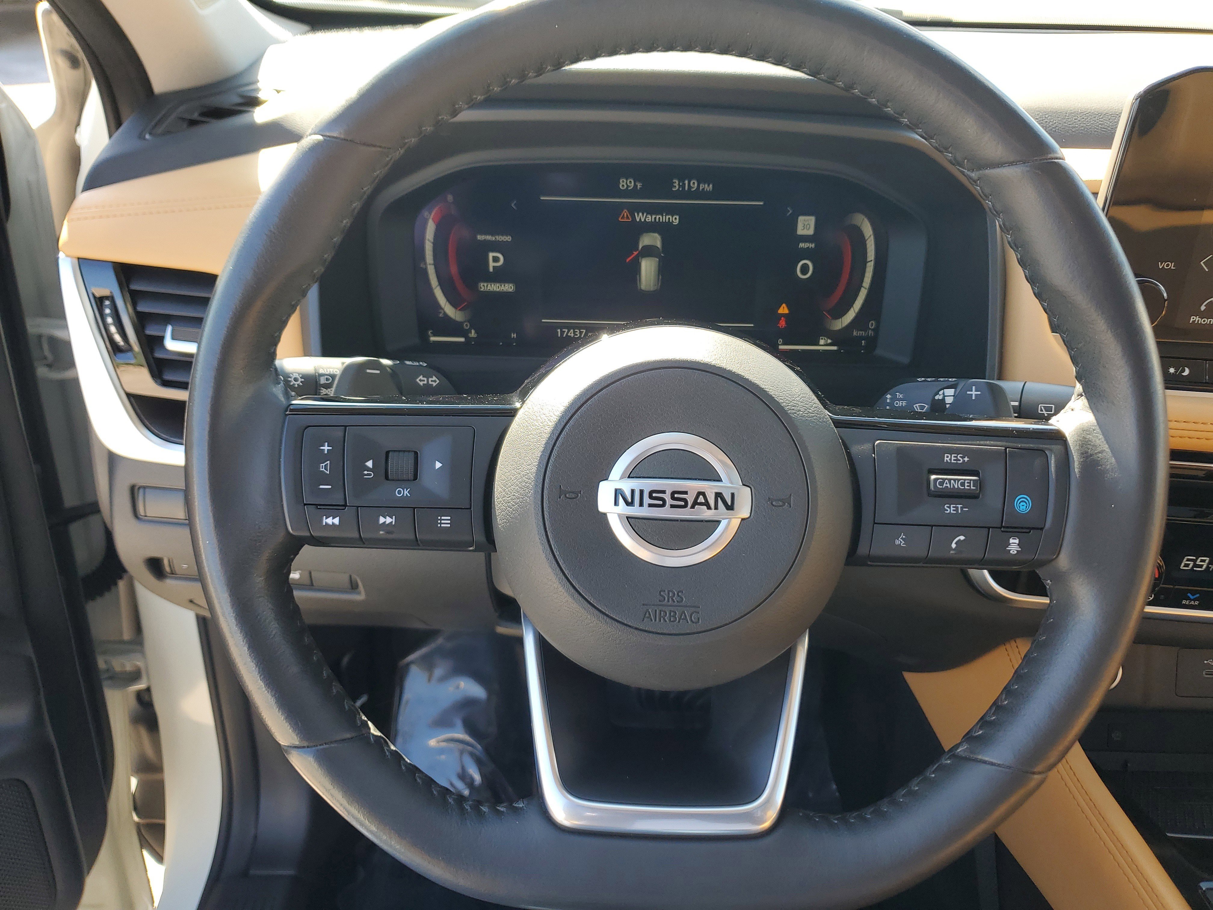 Used 2021 Nissan Rogue Platinum image 16