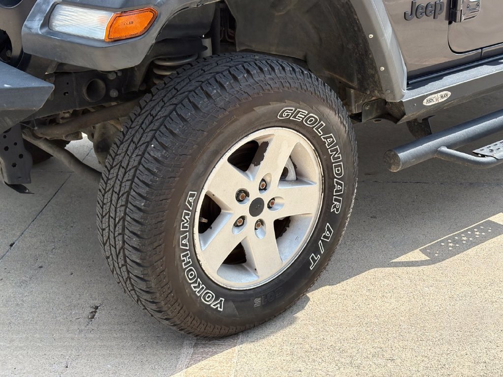 Used 2022 Jeep Wrangler Unlimited Sport AWD/4WD image 9