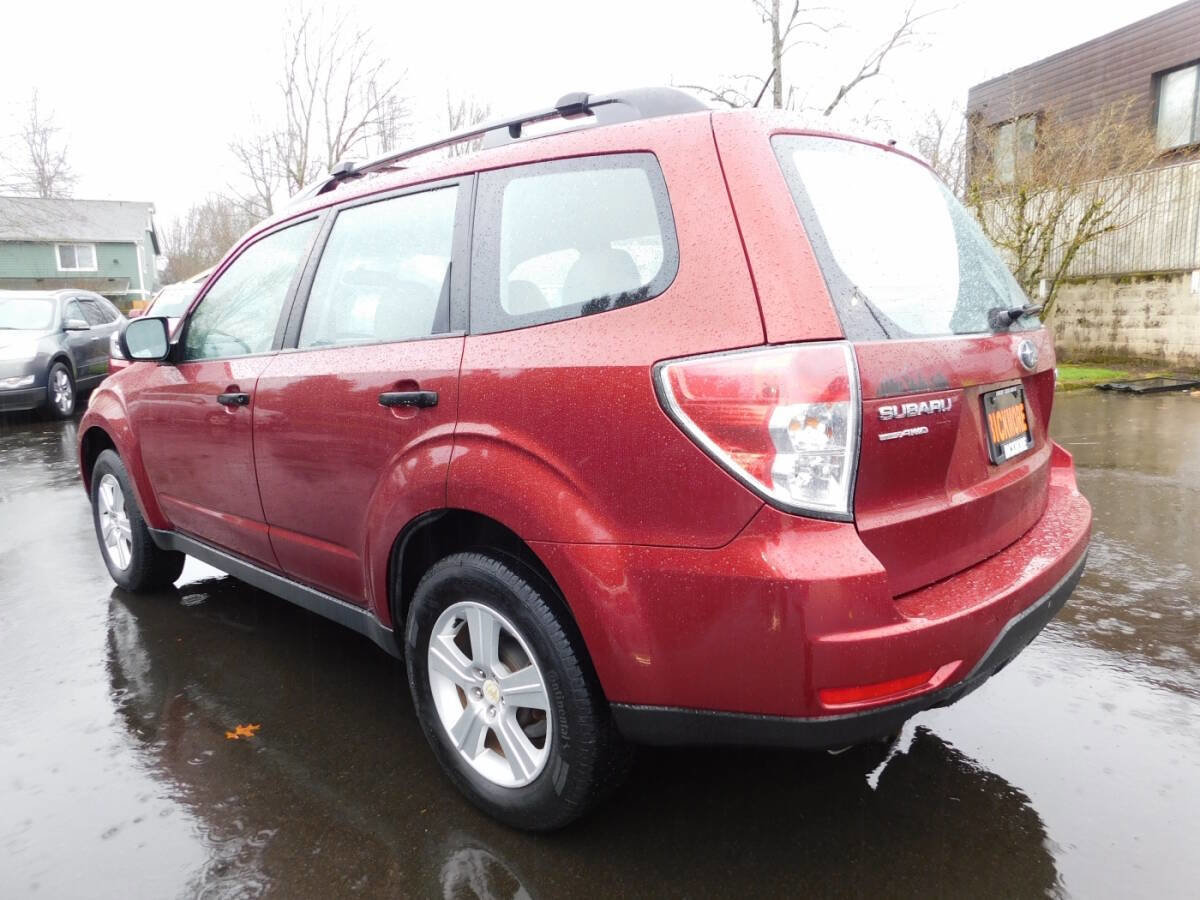 Used 2011 Subaru Forester 2.5X w/ Alloy Wheel Value Pkg image 3