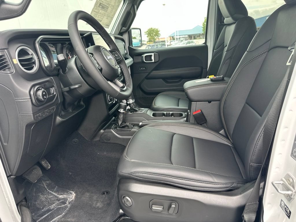 New 2026 Jeep Gladiator Sport AWD/4WD image 14