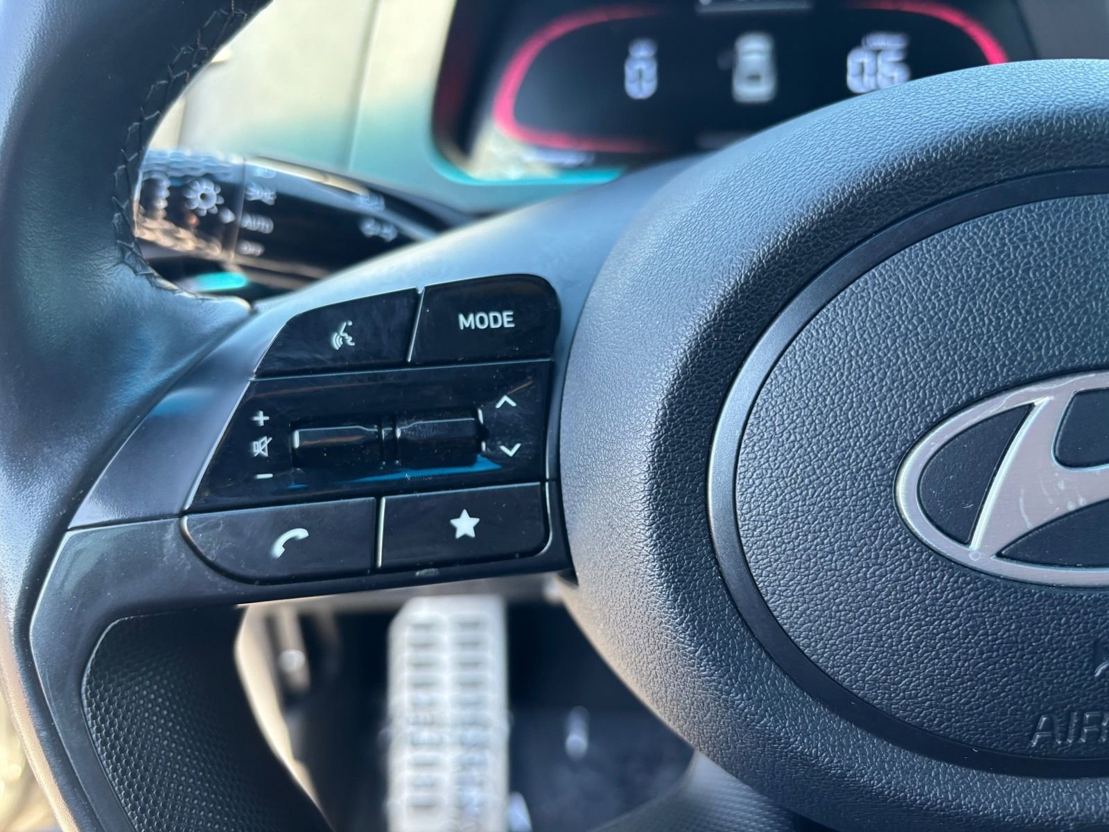 Used 2025 Hyundai Elantra Sport image 30