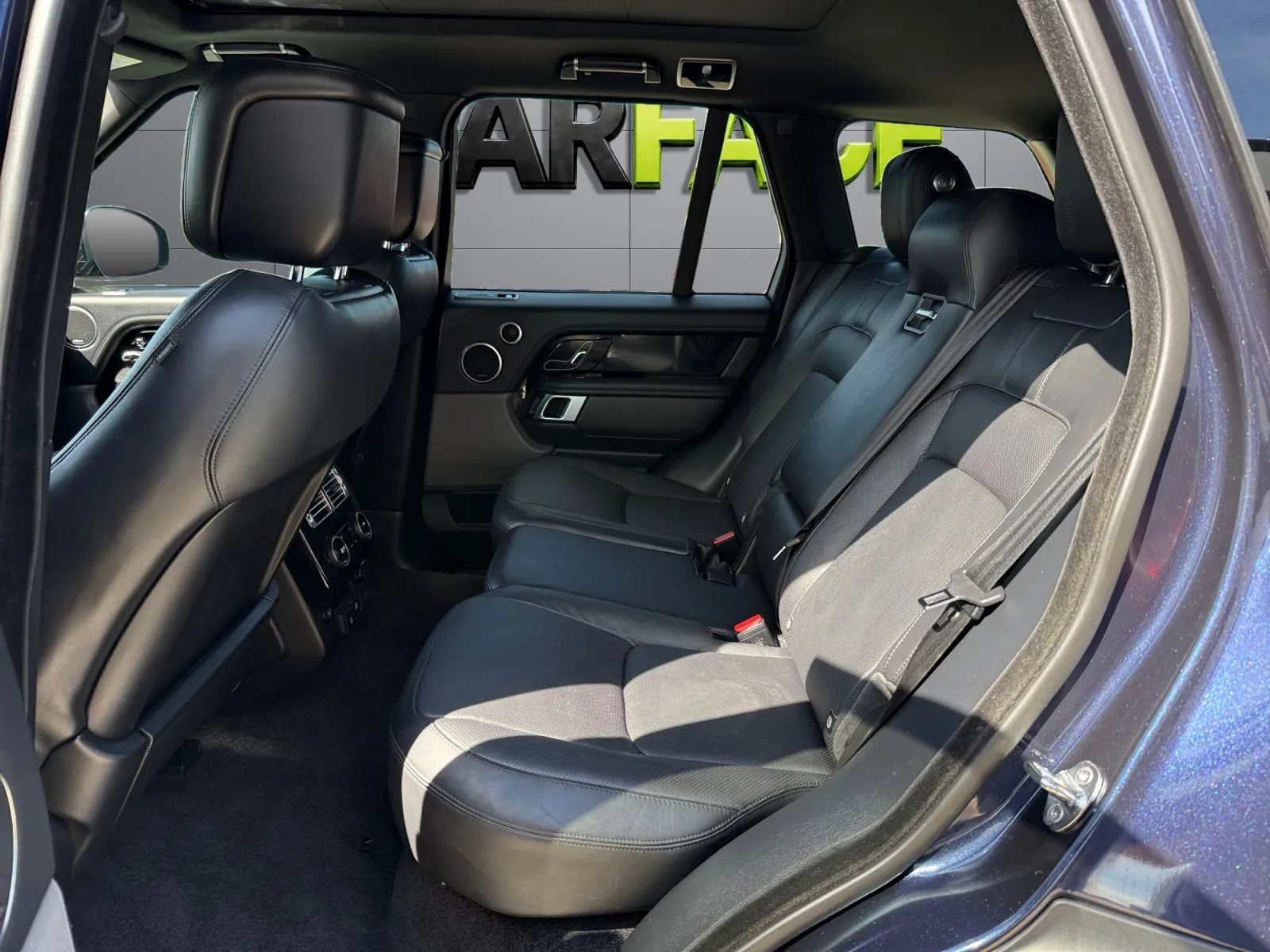 Used 2018 Land Rover Range Rover HSE AWD/4WD image 19