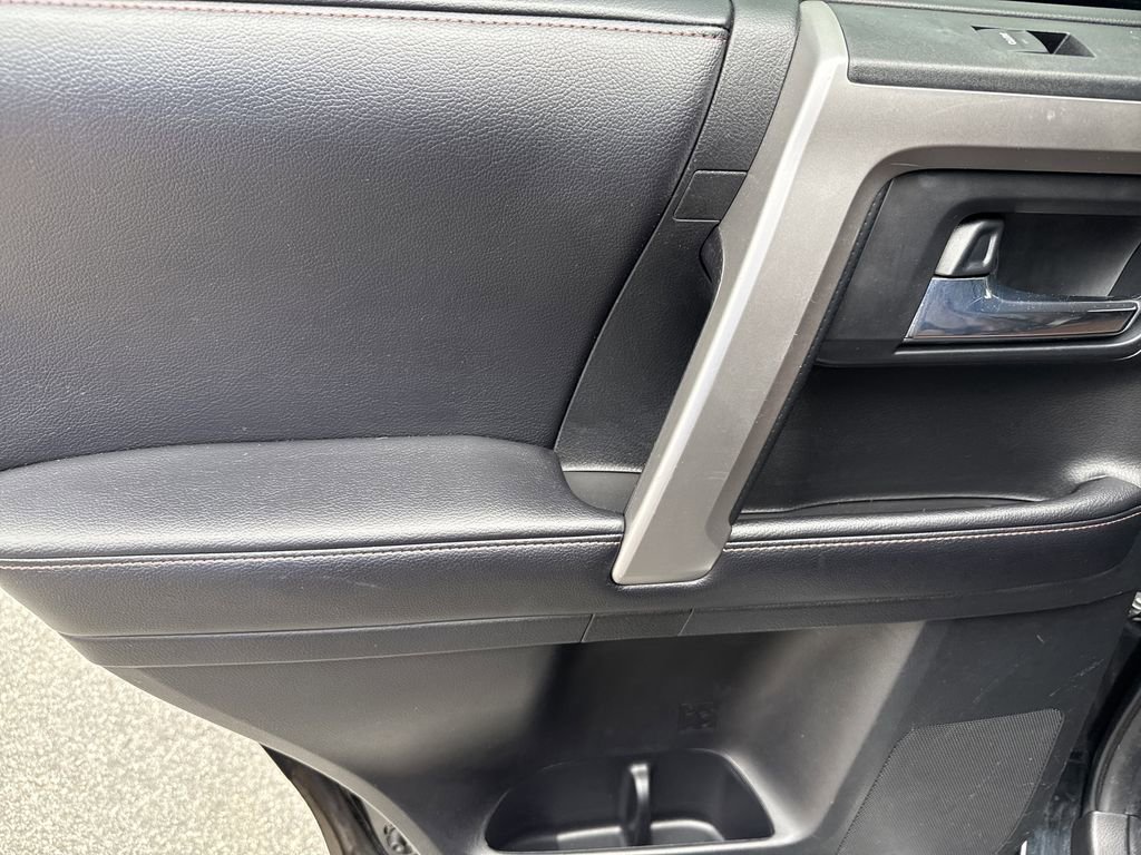 Used 2016 Toyota 4Runner Limited AWD/4WD image 21