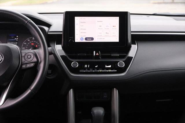 Certified 2024 Toyota Corolla Cross LE image 23