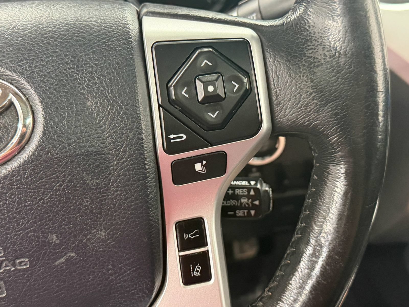 Used 2020 Toyota Tundra Platinum AWD/4WD image 28