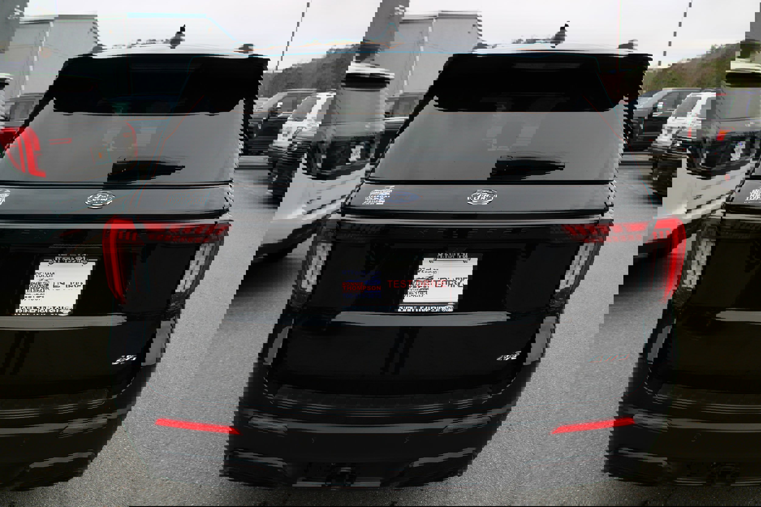 Used 2025 Ford Explorer ST-Line w/ ST-Line Street Pack image 4