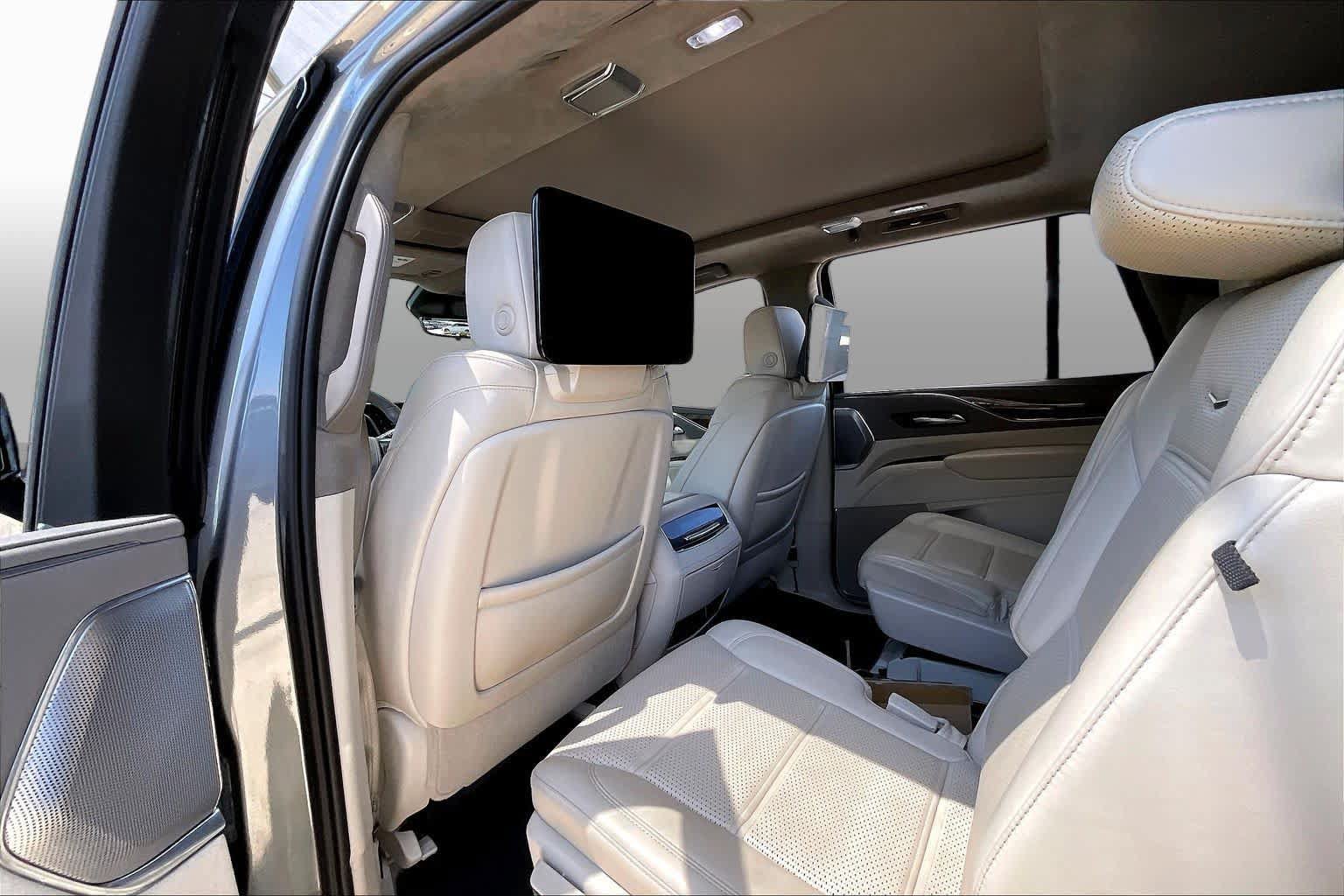 Used 2021 Cadillac Escalade Sport Platinum AWD/4WD image 21