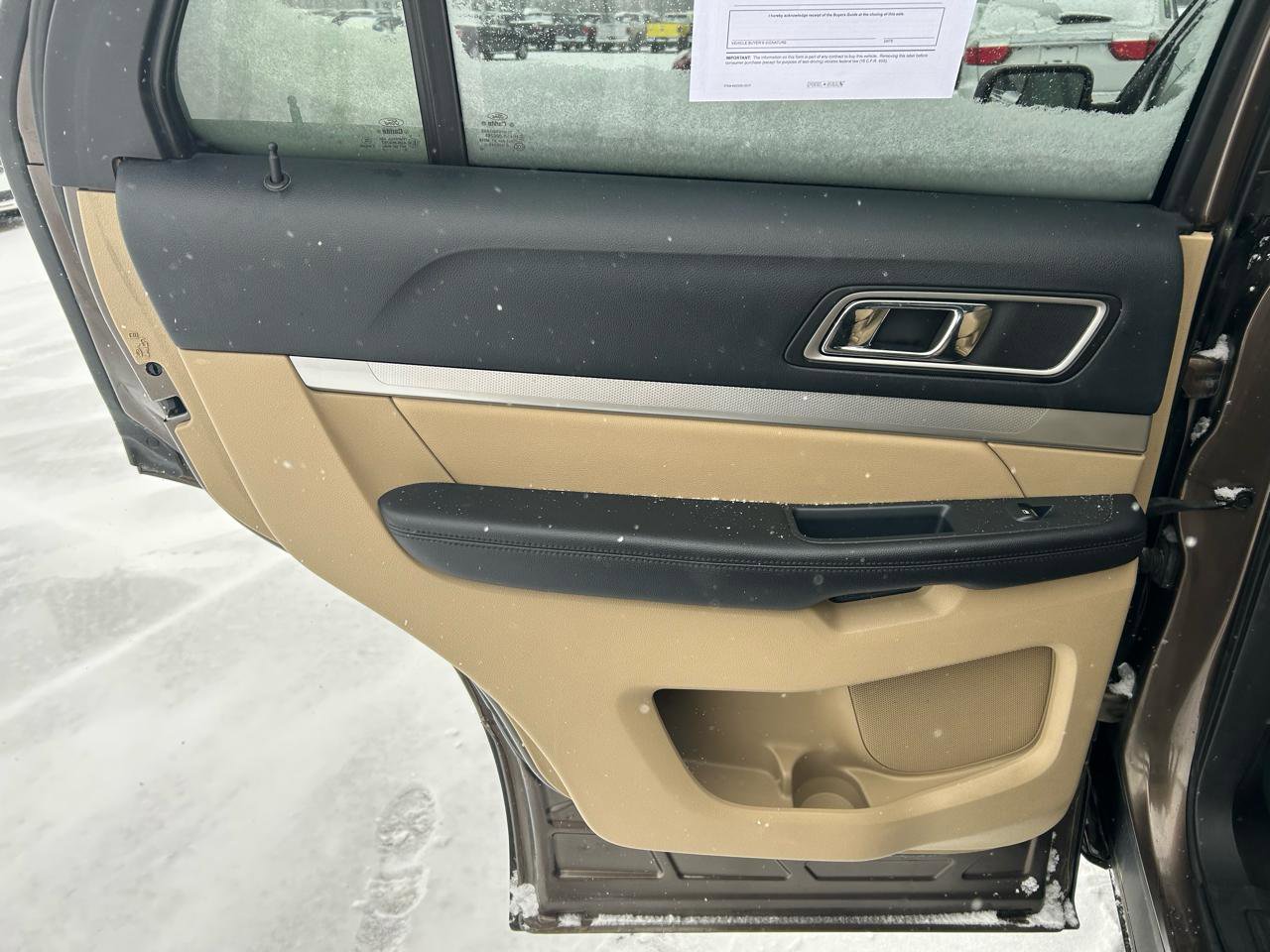 Used 2016 Ford Explorer XLT w/ Equipment Group 202A image 13