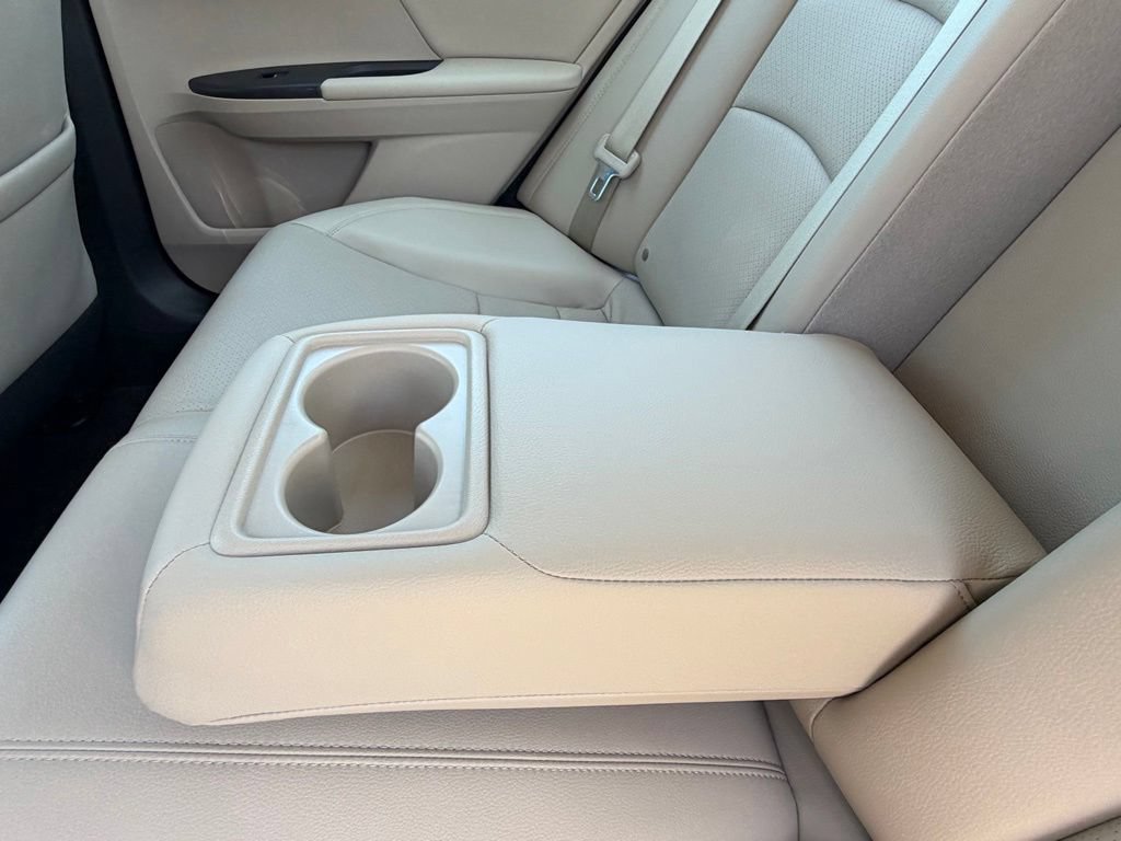 Used 2015 Honda Accord Touring image 23