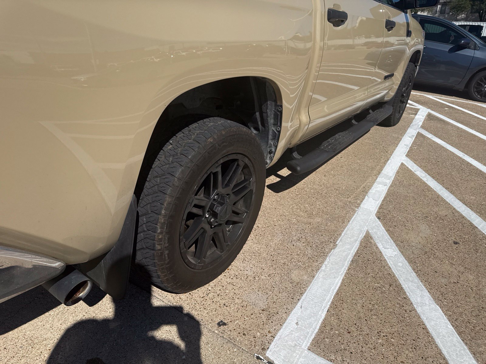 Used 2020 Toyota Tundra SR5 w/ SR5 Leather Package AWD/4WD image 12