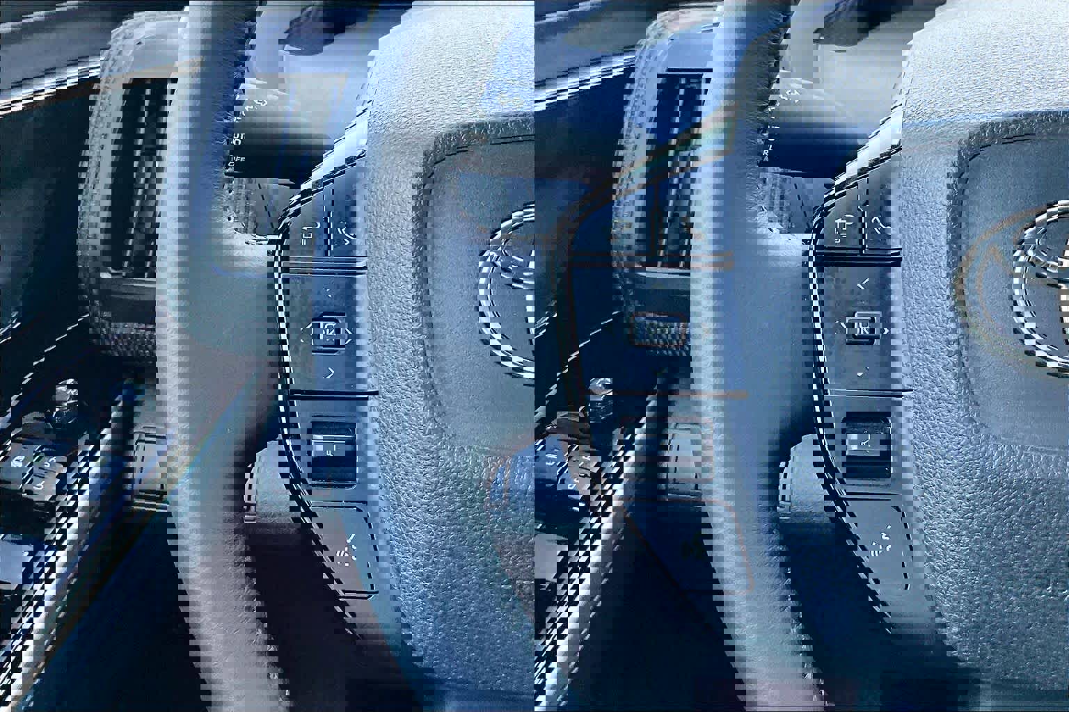 Used 2024 Toyota bZ4X XLE image 23