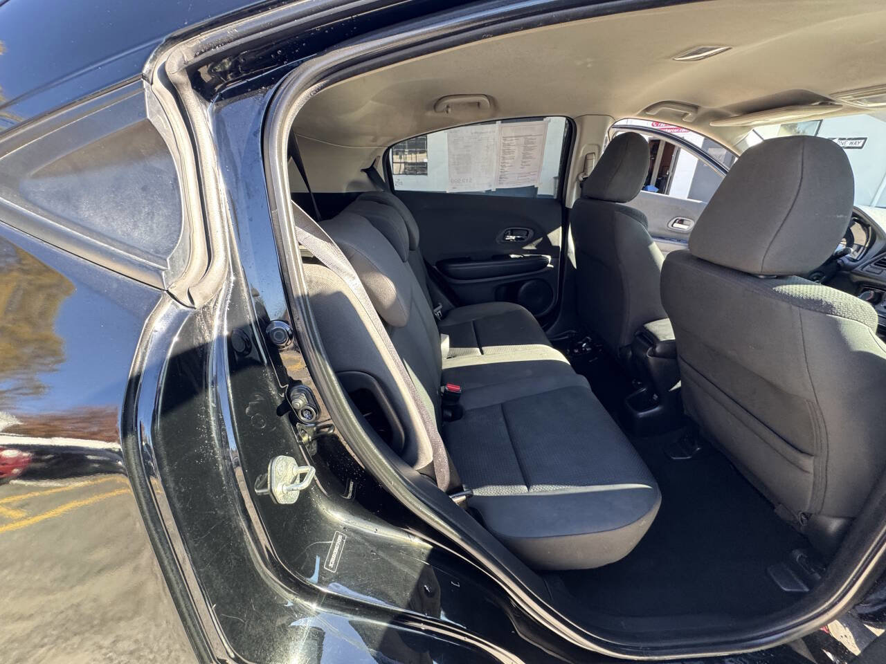 Used 2019 Honda HR-V LX image 37