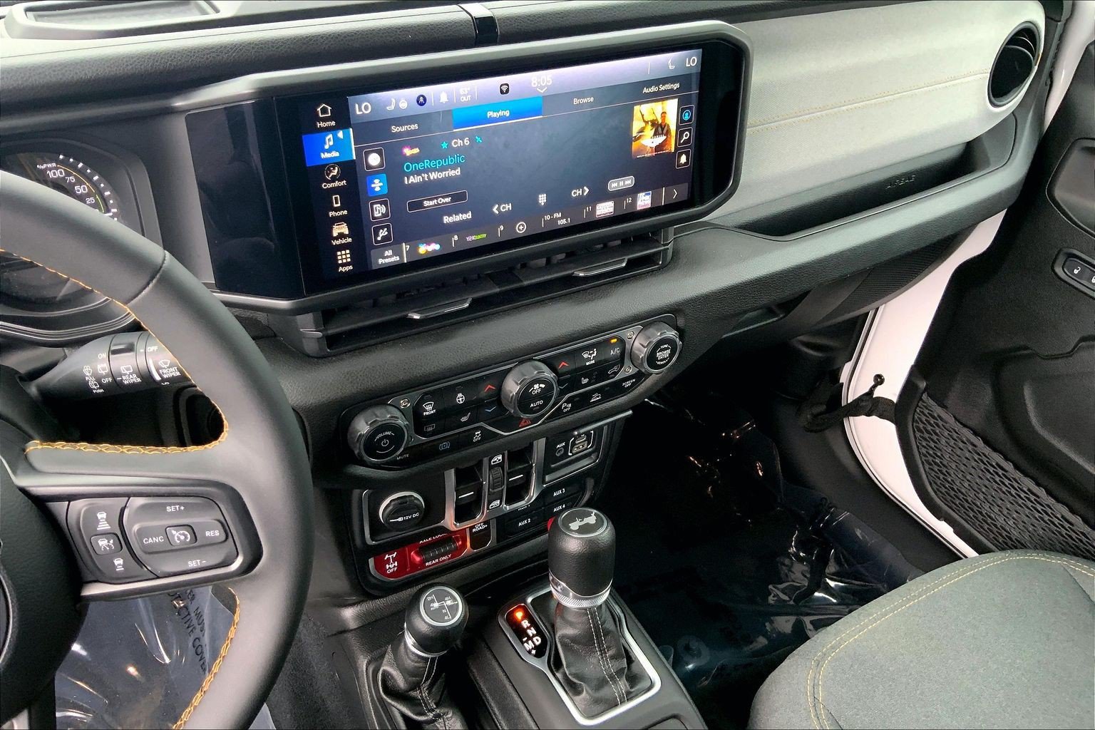 Certified 2024 Jeep Wrangler Unlimited AWD/4WD image 6