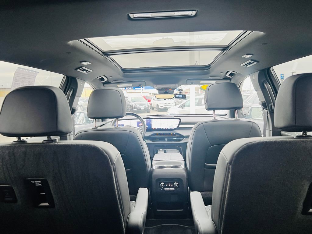 Used 2025 Buick Enclave Avenir w/ Super Cruise Package image 29