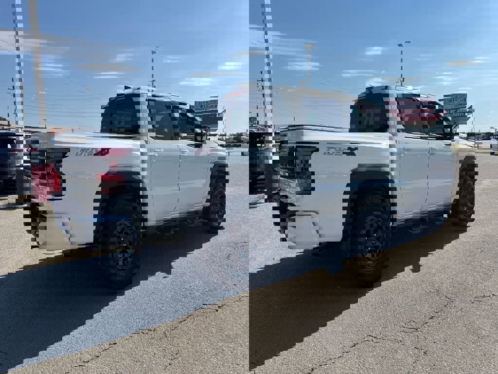 New 2026 Nissan Frontier PRO-4X w/ Pro-4x Convenience Package image 5