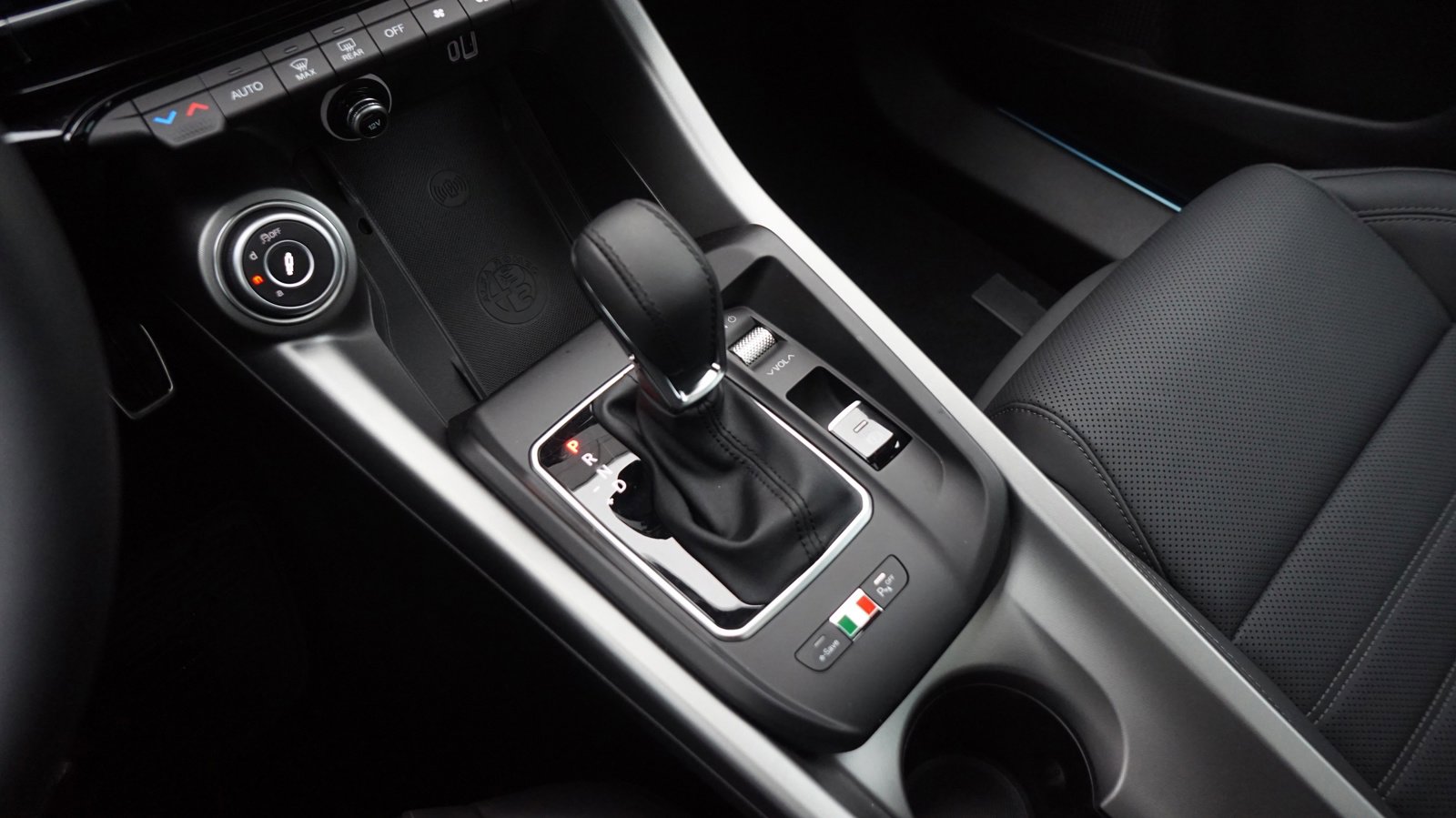 New 2024 Alfa Romeo Tonale Veloce image 23