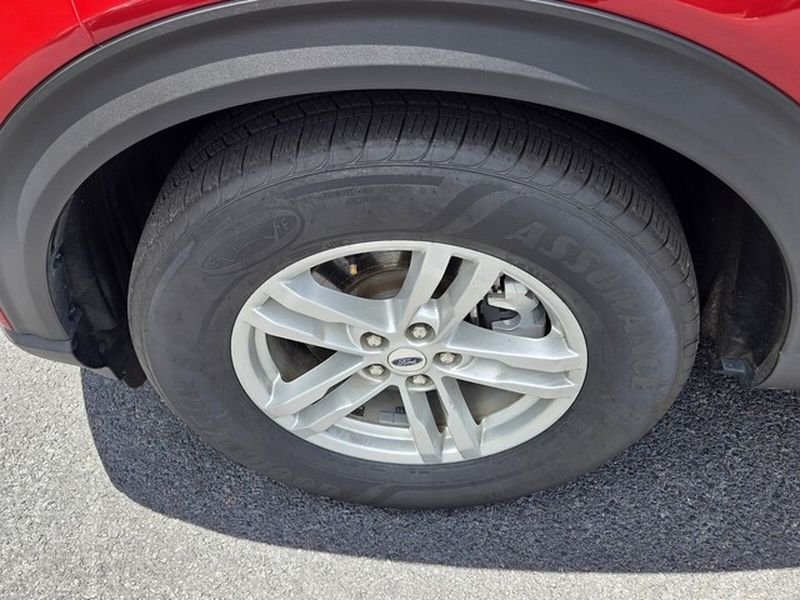 Used 2024 Ford Explorer XLT AWD/4WD image 22