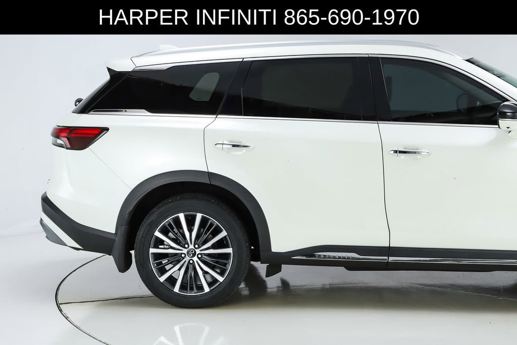 Used 2023 INFINITI QX60 Sensory w/ Vision Package FWD image 12