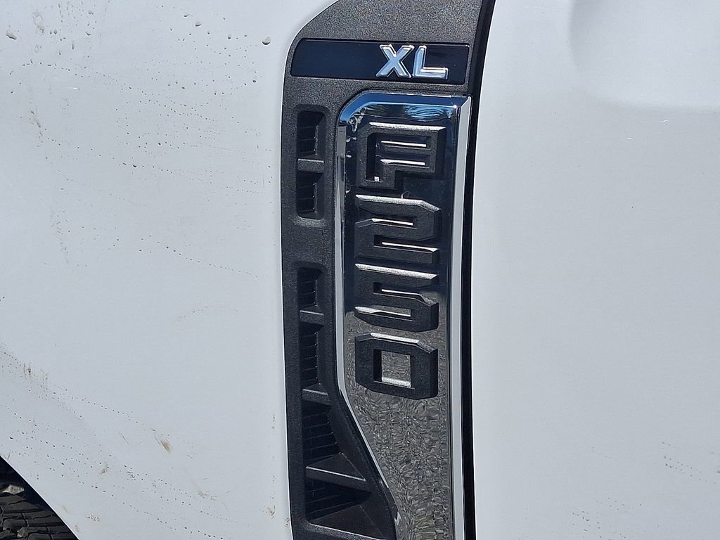 New 2026 Ford F250 XL w/ XL Chrome Package image 13