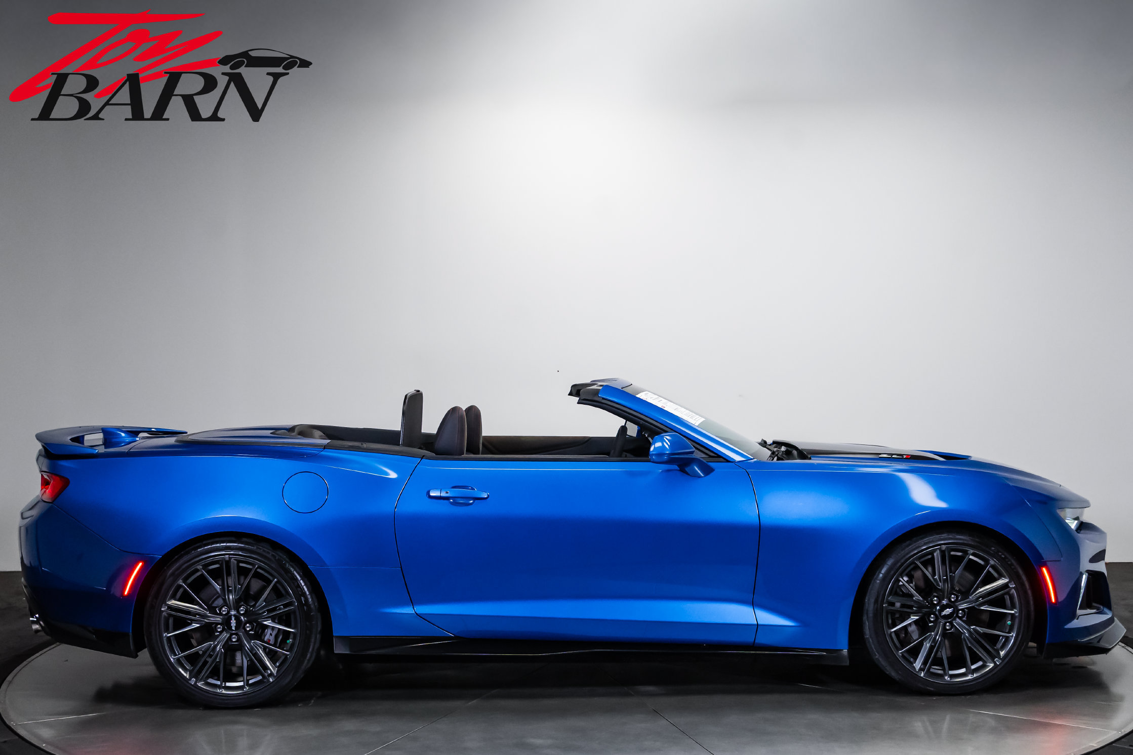 Used 2018 Chevrolet Camaro ZL1 RWD image 6