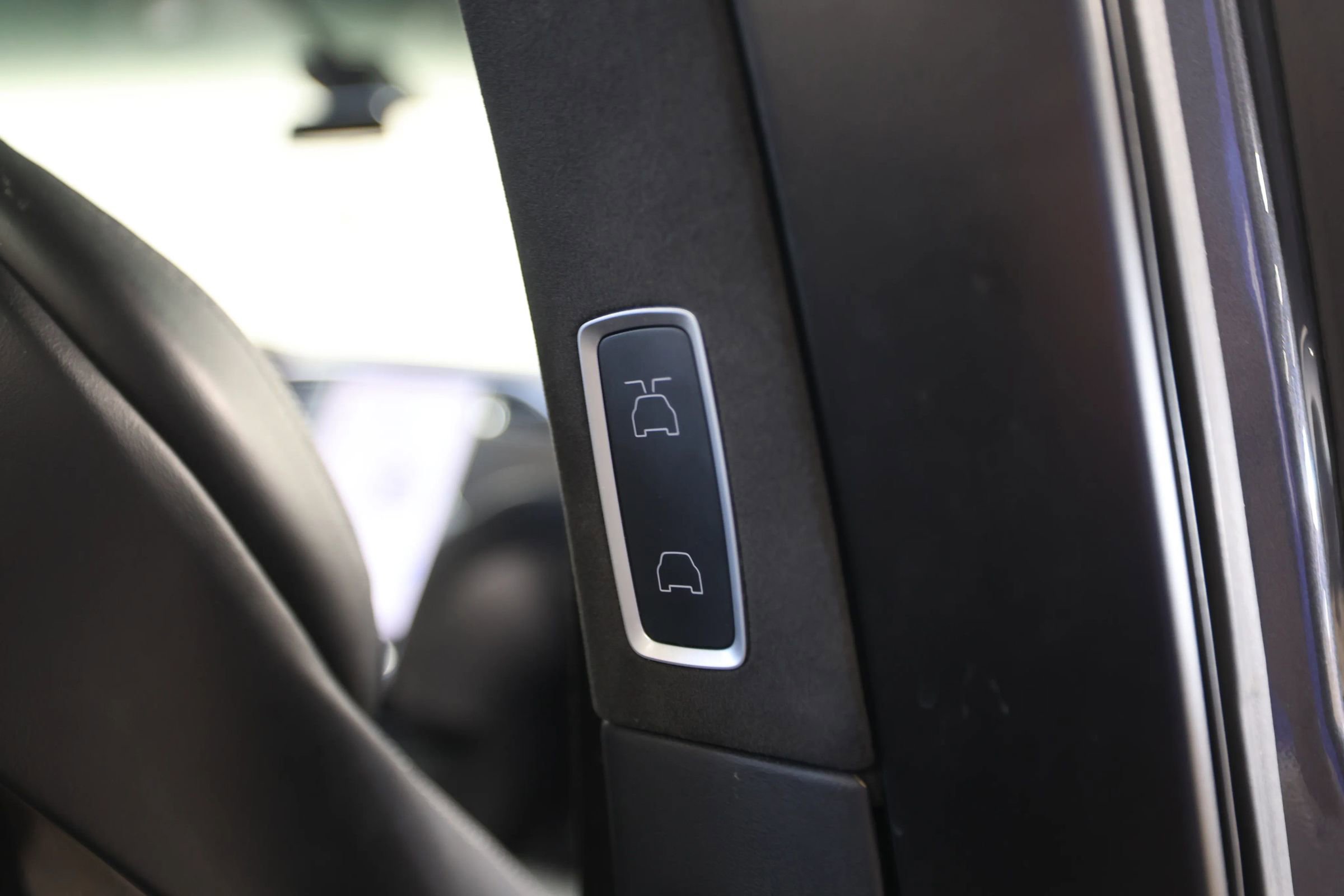 Used 2016 Tesla Model X 90D image 41