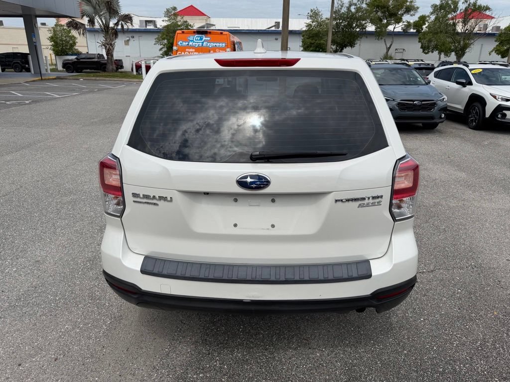 Used 2017 Subaru Forester 2.5i AWD/4WD image 6