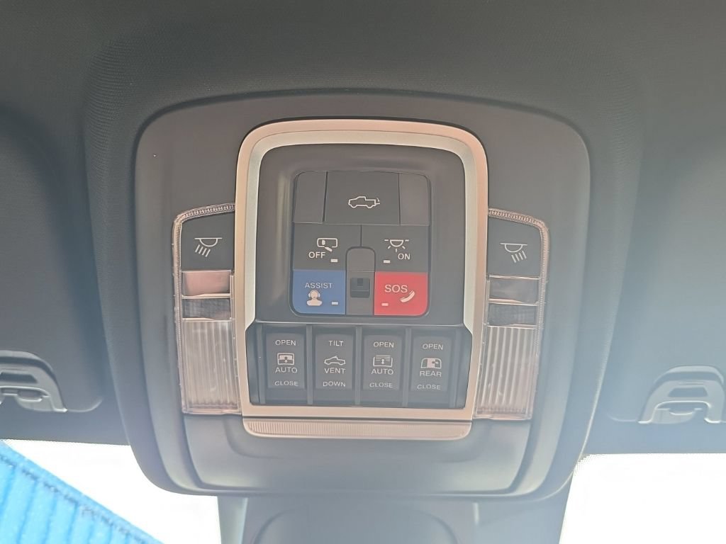 Used 2022 RAM 1500 Limited w/ Body Color Bumper Group AWD/4WD image 34
