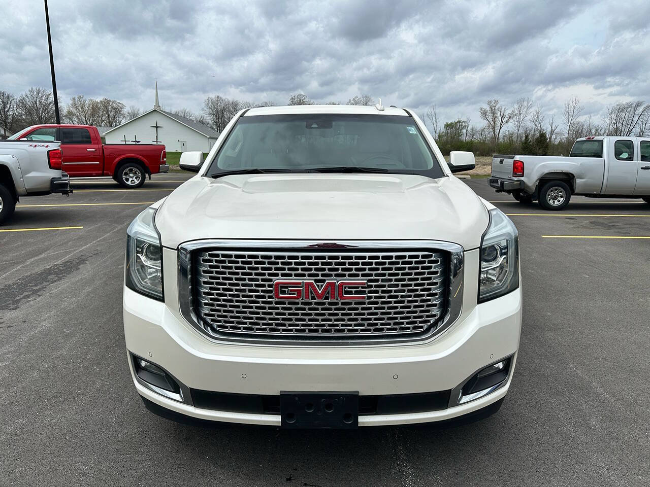 Used 2015 GMC Yukon XL Denali w/ Premium Package AWD/4WD image 9