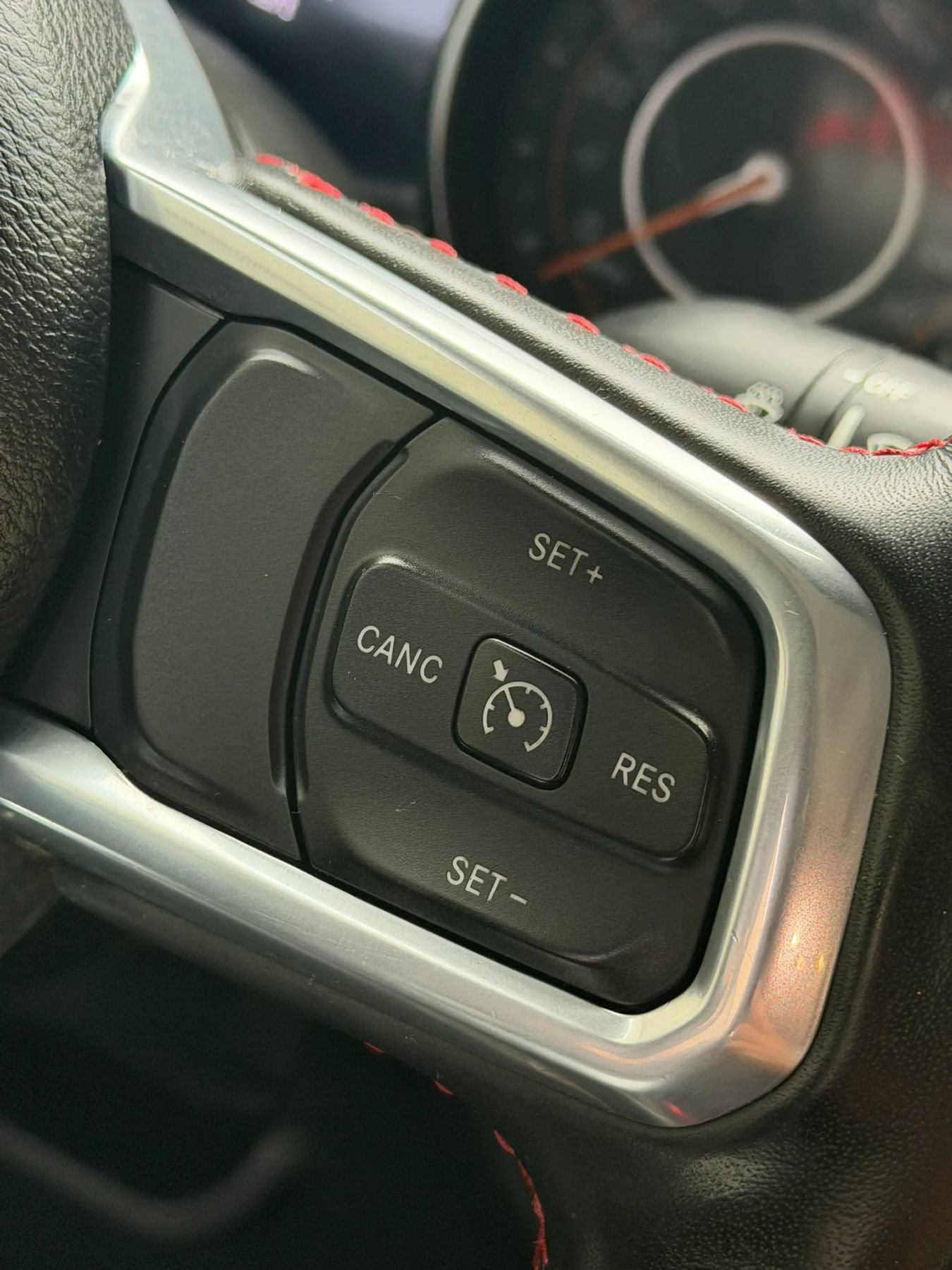 Used 2023 Jeep Gladiator Rubicon w/ Cold Weather Group AWD/4WD image 15