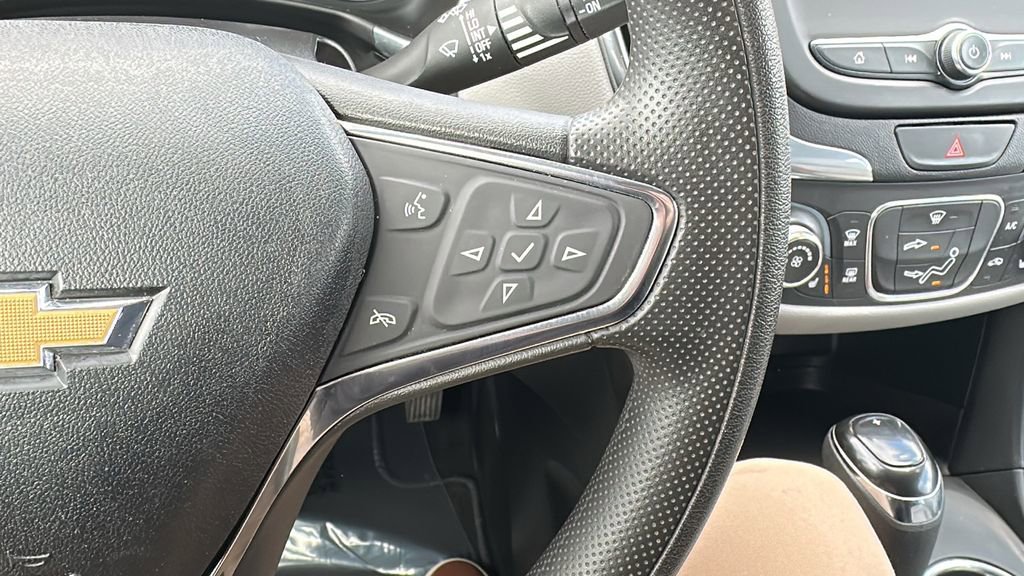 Used 2021 Chevrolet Equinox LT AWD/4WD image 17