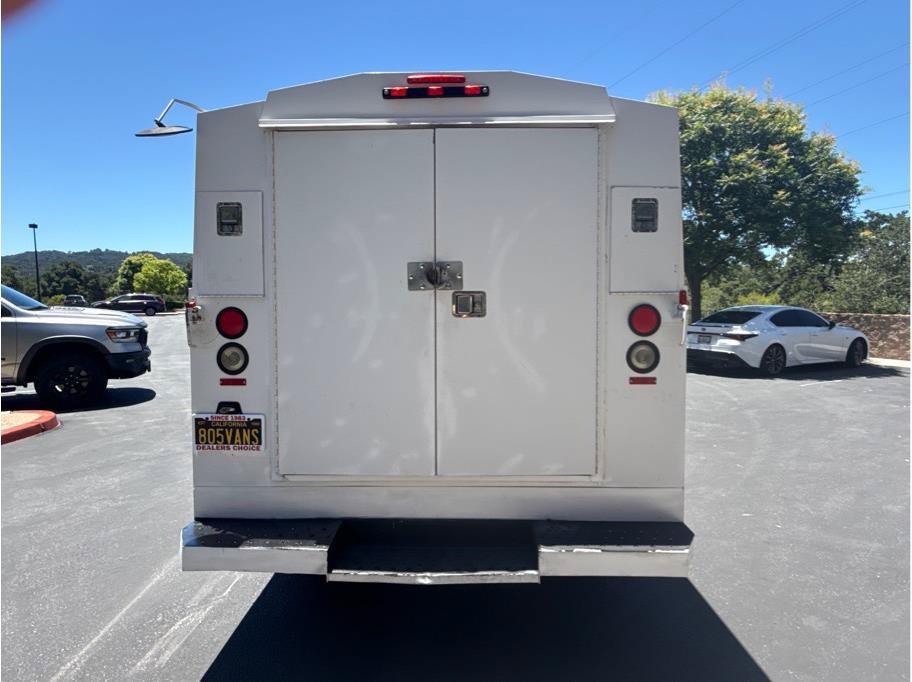 Used 2016 Chevrolet Express 3500 w/ Chrome Appearance Package RWD image 8
