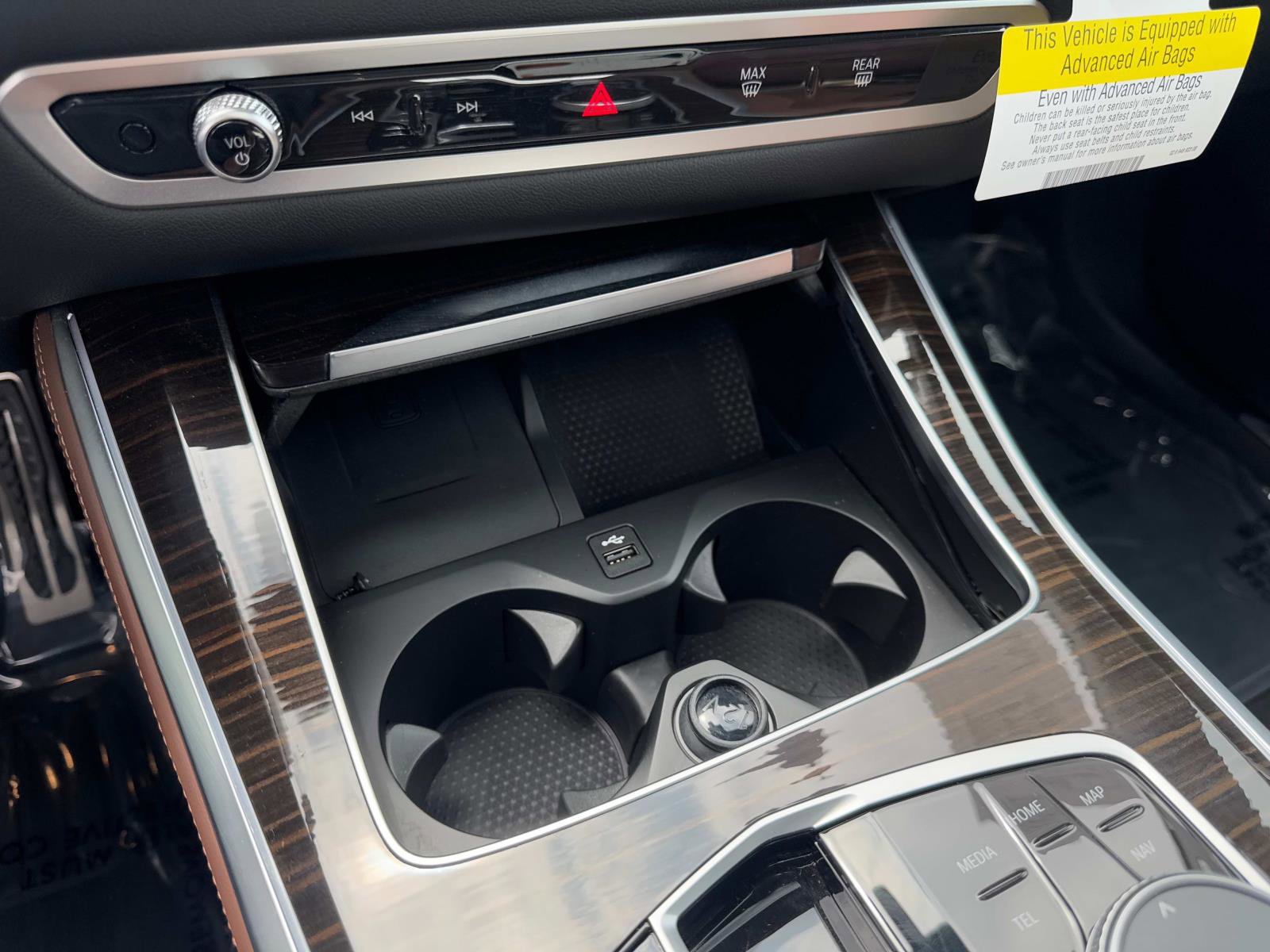 Used 2024 BMW X5 xDrive50e w/ M Sport Package image 23