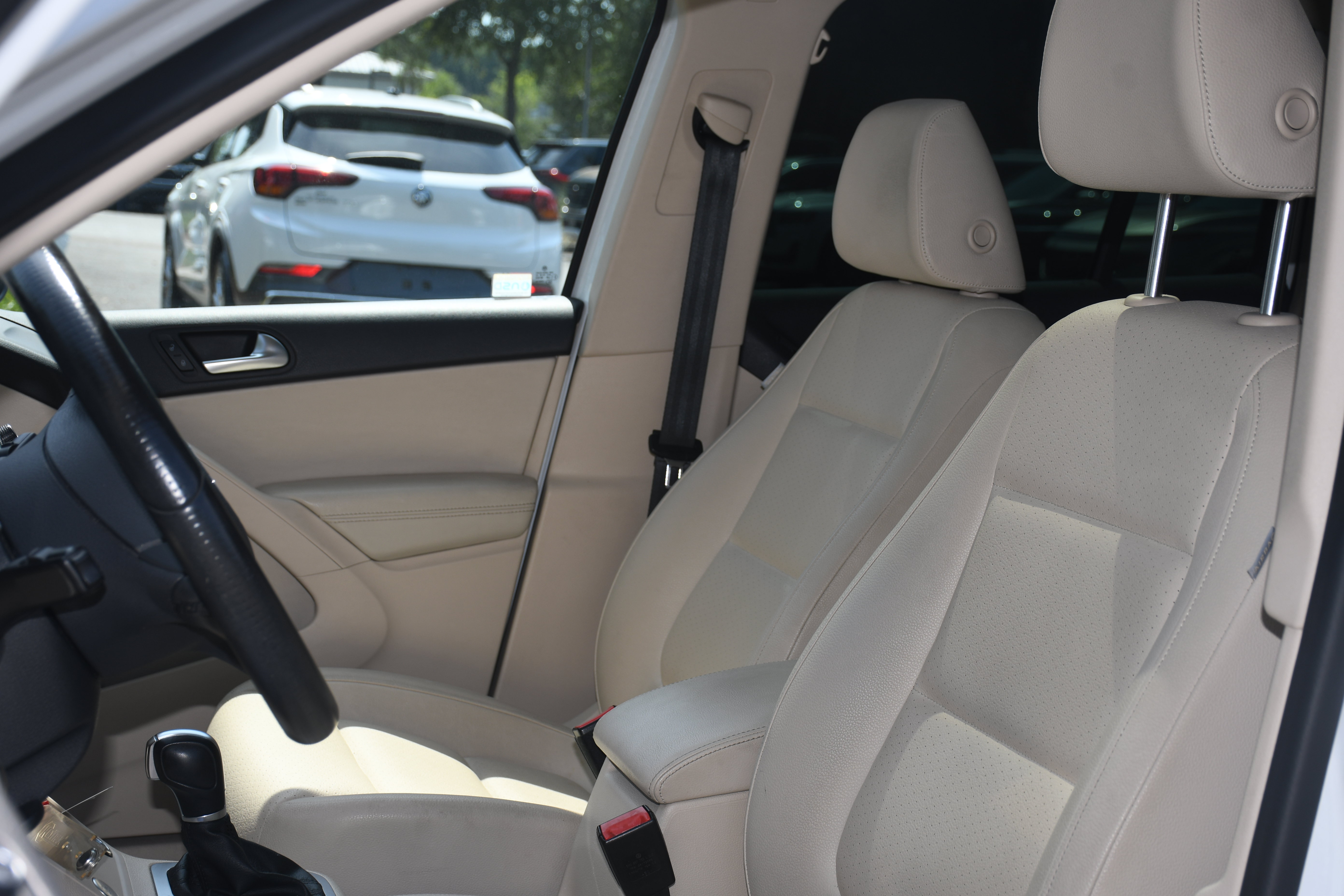 Used 2017 Volkswagen Tiguan Wolfsburg Edition FWD image 12