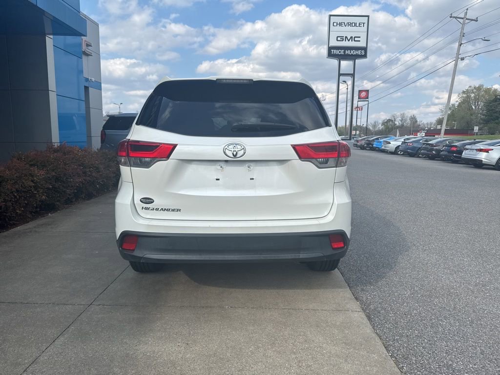 Used 2019 Toyota Highlander LE image 5