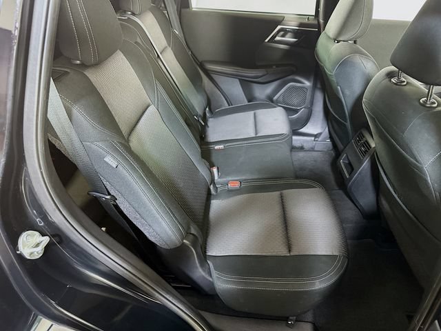 Used 2023 Mitsubishi Outlander ES AWD/4WD image 14