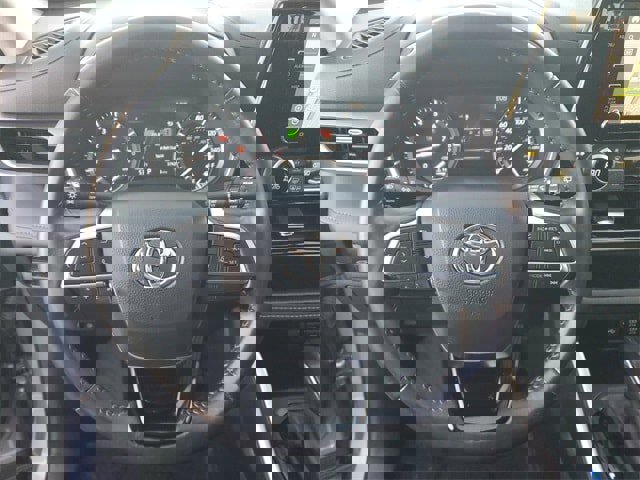 Used 2020 Toyota Highlander XLE image 20