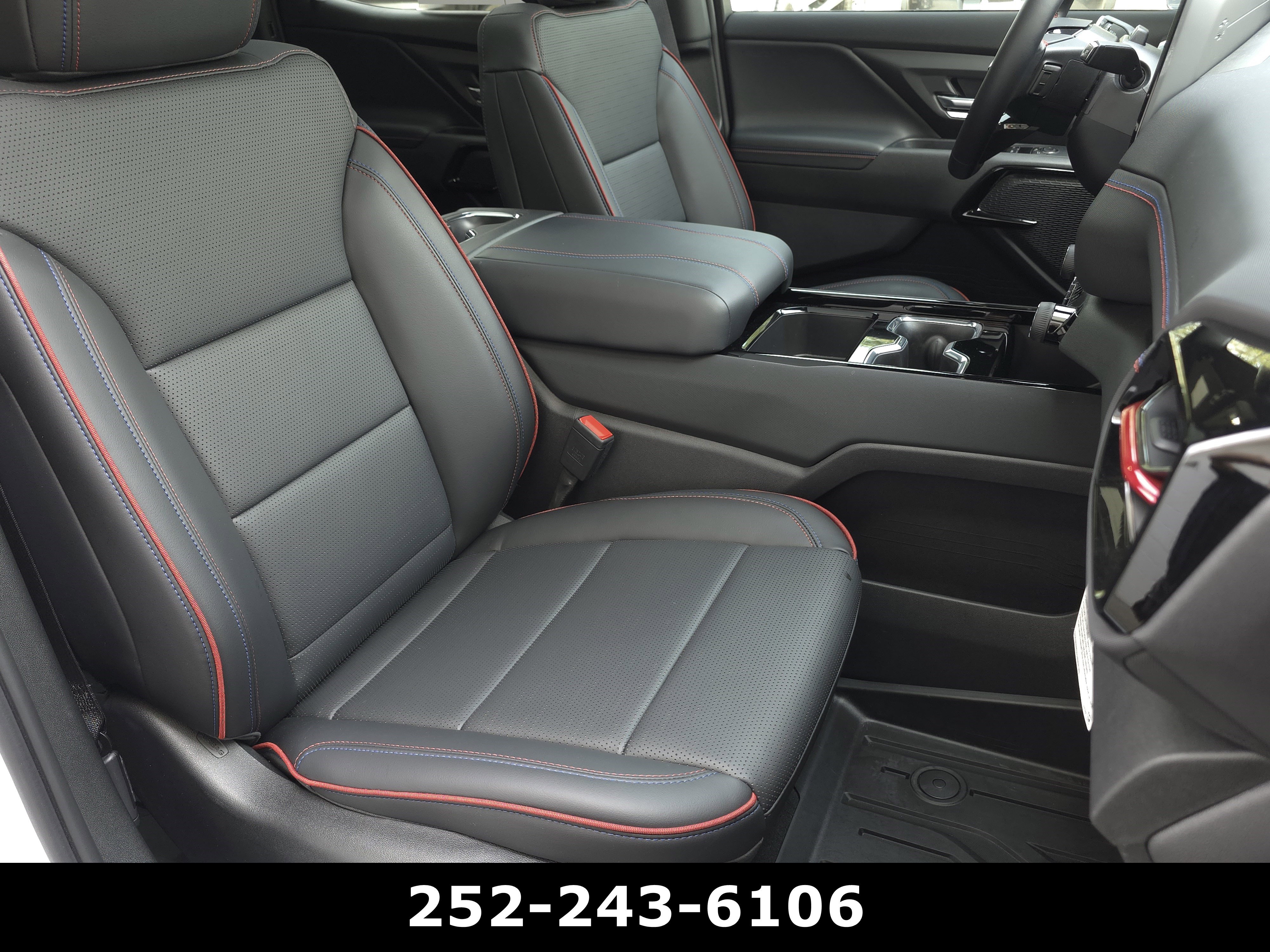 Used 2025 Chevrolet Silverado EV RST AWD/4WD image 40